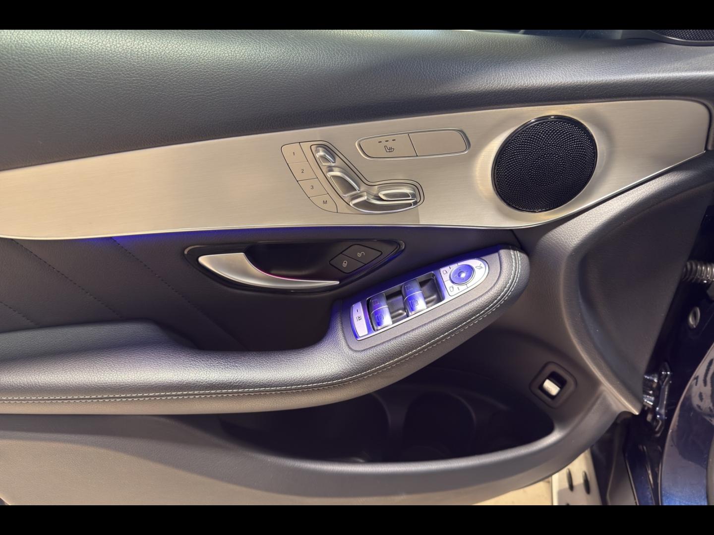 Image MERCEDES-BENZ GLC 300 de 194+122ch AMG Line 4Matic 9G-Tronic