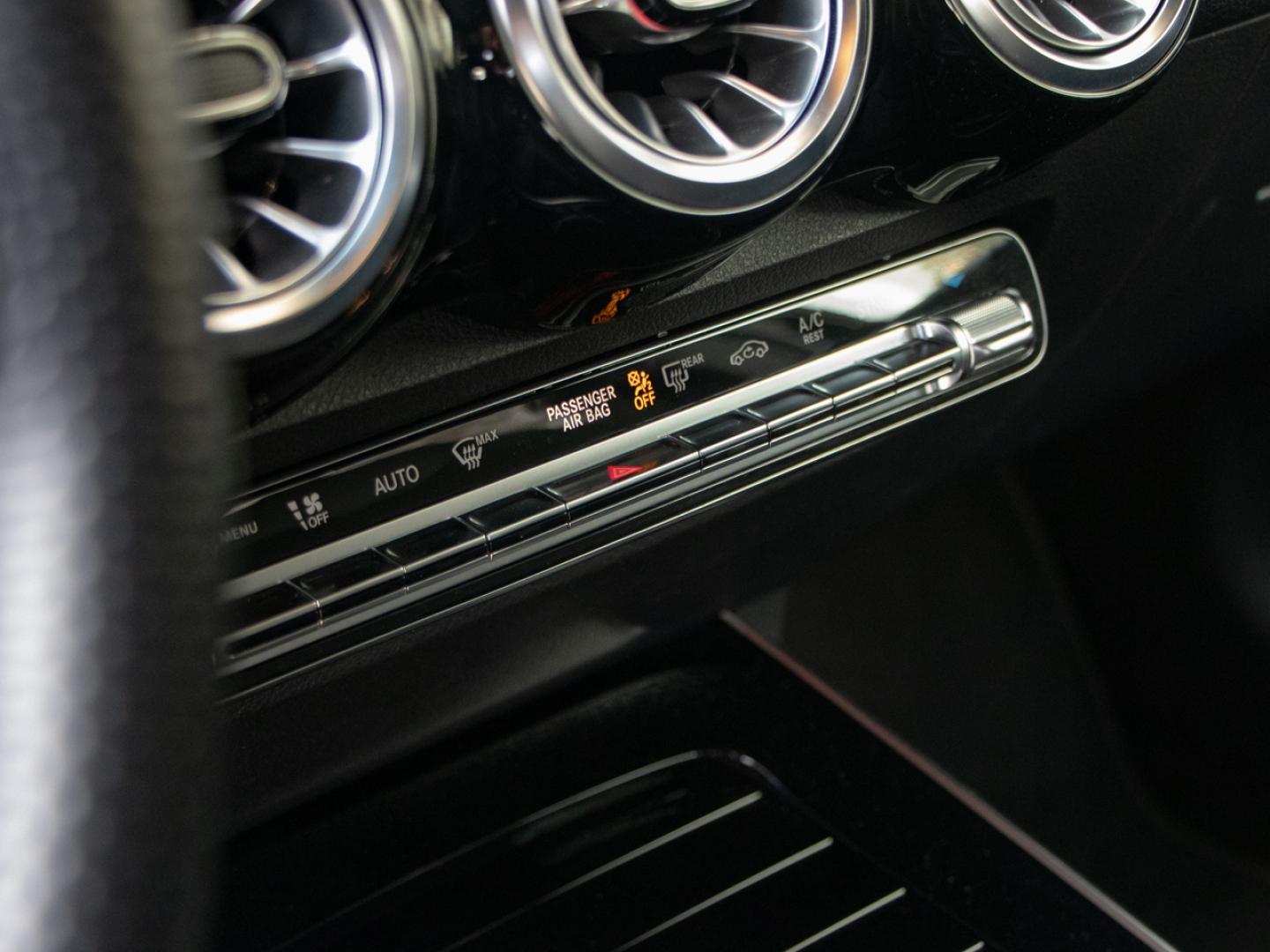 Image MERCEDES-BENZ GLB 200 d 150ch AMG Line 8G-DCT