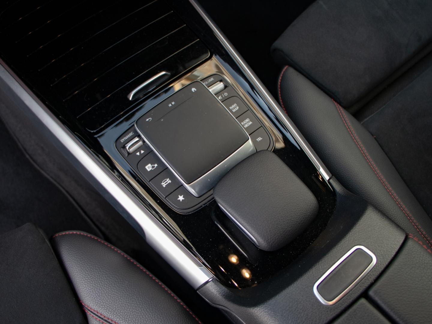 Image MERCEDES-BENZ GLB 200 d 150ch AMG Line 8G-DCT