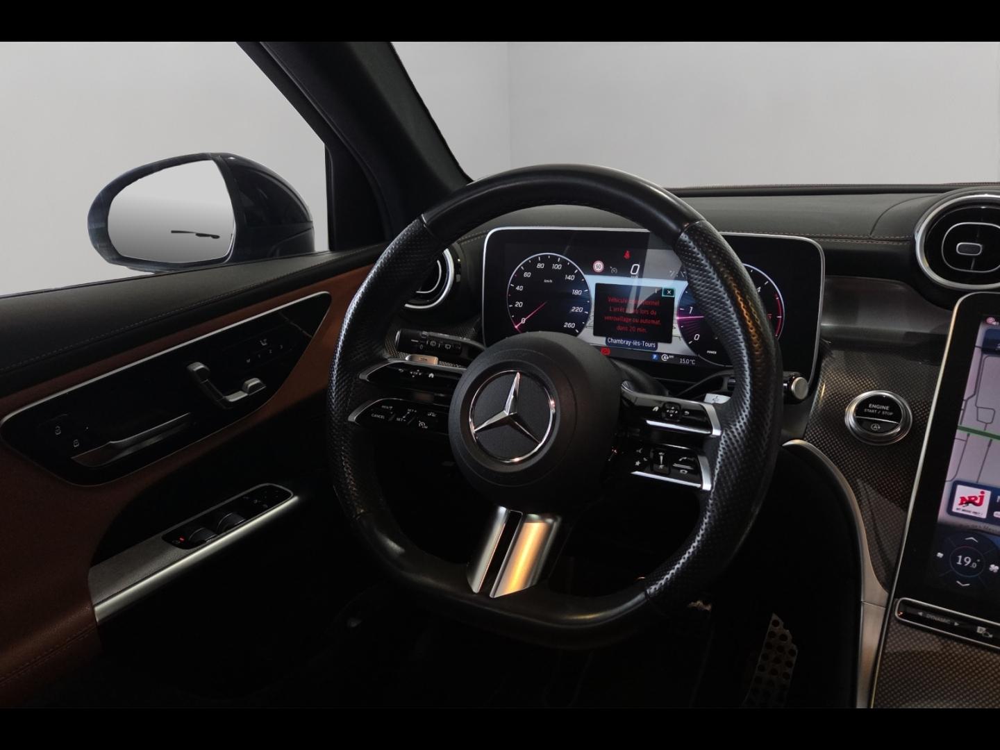 Image MERCEDES-BENZ GLC 220 d 197ch AMG Line 4Matic 9G-Tronic