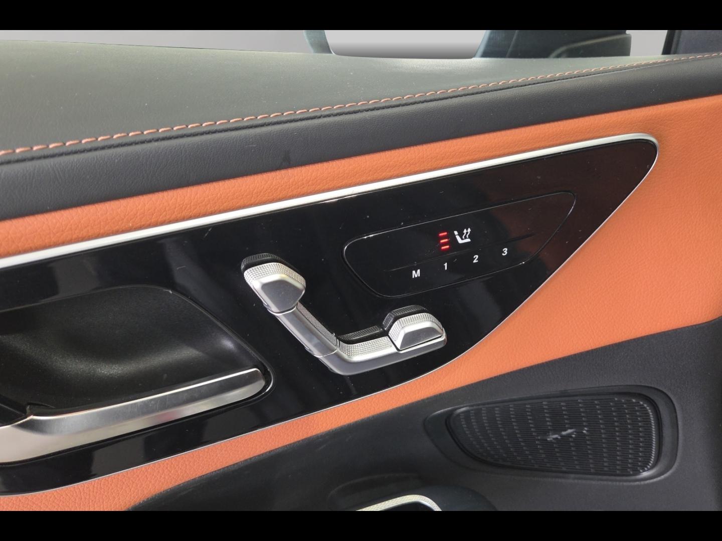 Image MERCEDES-BENZ GLC 220 d 197ch AMG Line 4Matic 9G-Tronic