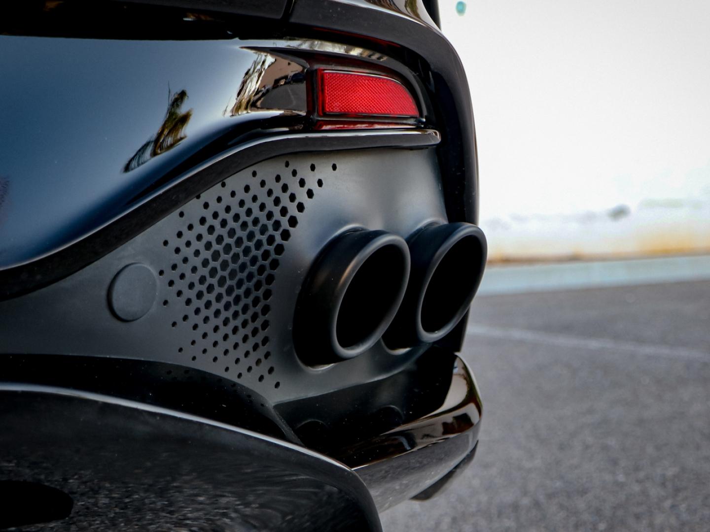 Image ASTON MARTIN DBX 4.0 V8 biturbo 707ch BVA9