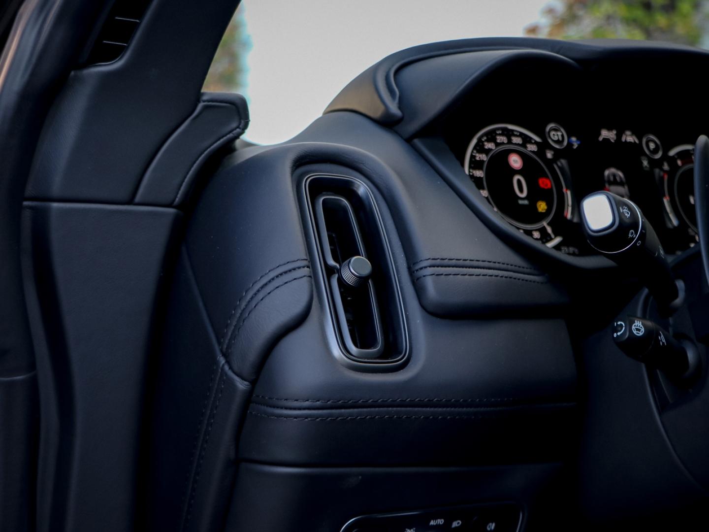 Image ASTON MARTIN DBX 4.0 V8 biturbo 707ch BVA9