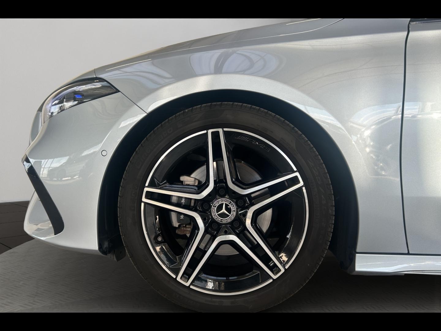 Image MERCEDES-BENZ Classe A 180 136ch Edition 140 7G-DCT