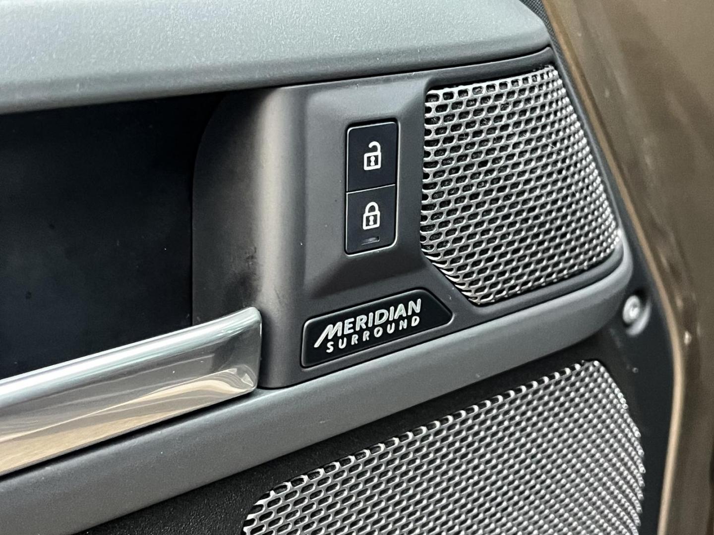 Image LAND-ROVER Defender 110 2.0 P400e X-Dynamic X