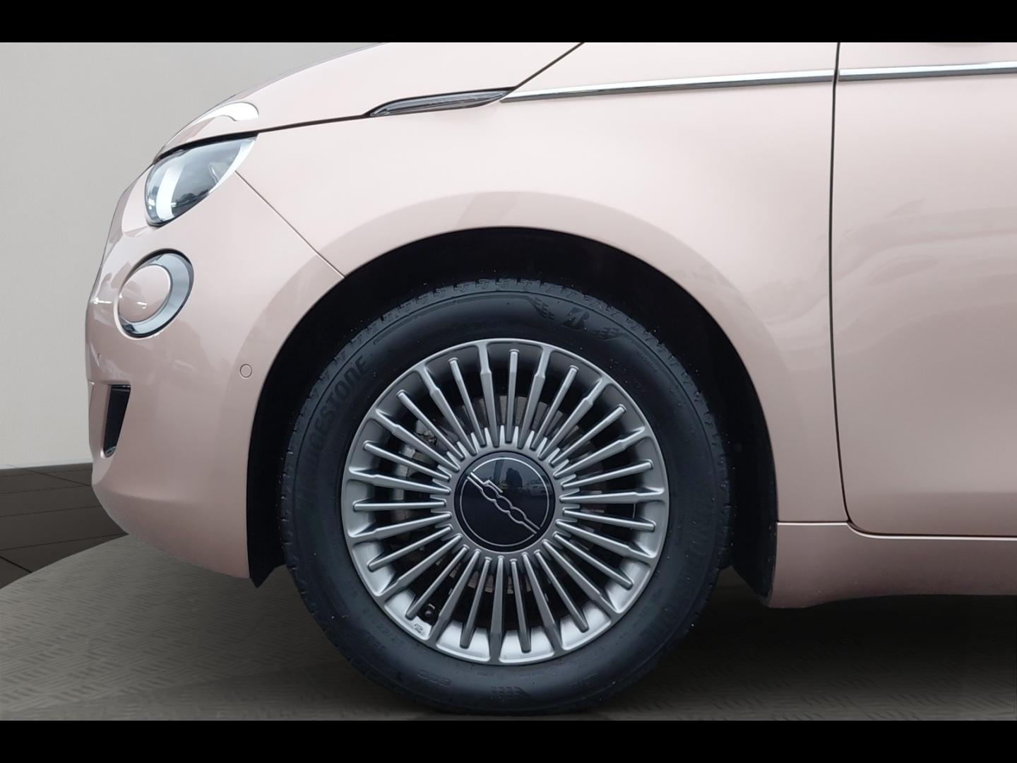 Image FIAT 500 3+1 e 118ch Pack Confort & Style & Tech MY23