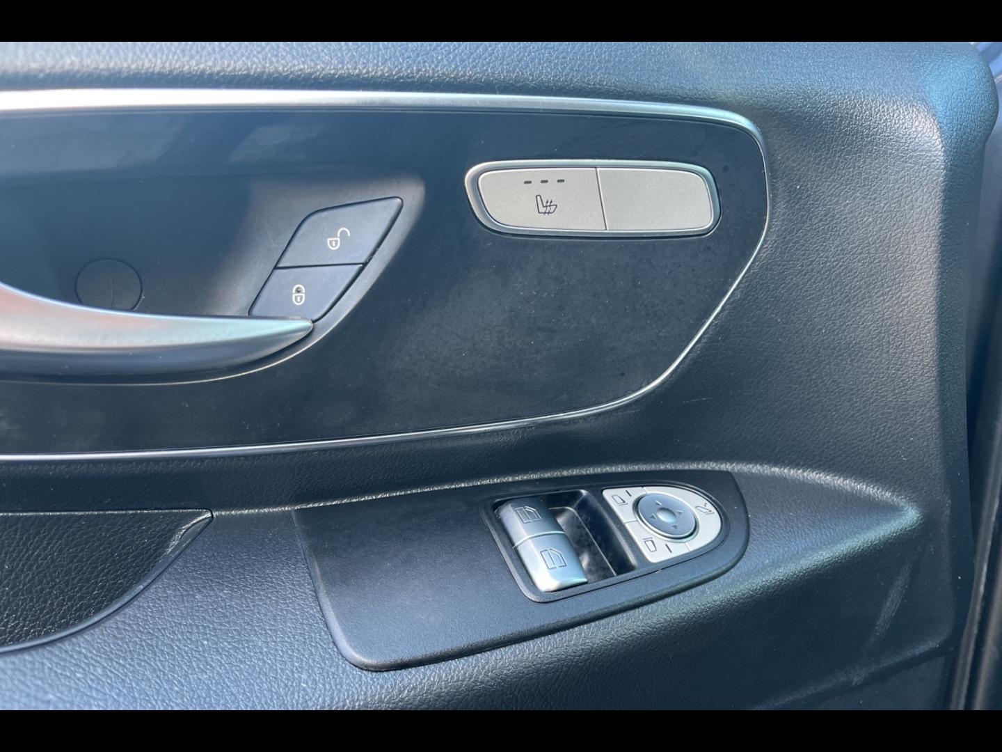 Image MERCEDES-BENZ Vito Fg 114 CDI Mixto Long Select Propulsion 9G-Tronic 6 places