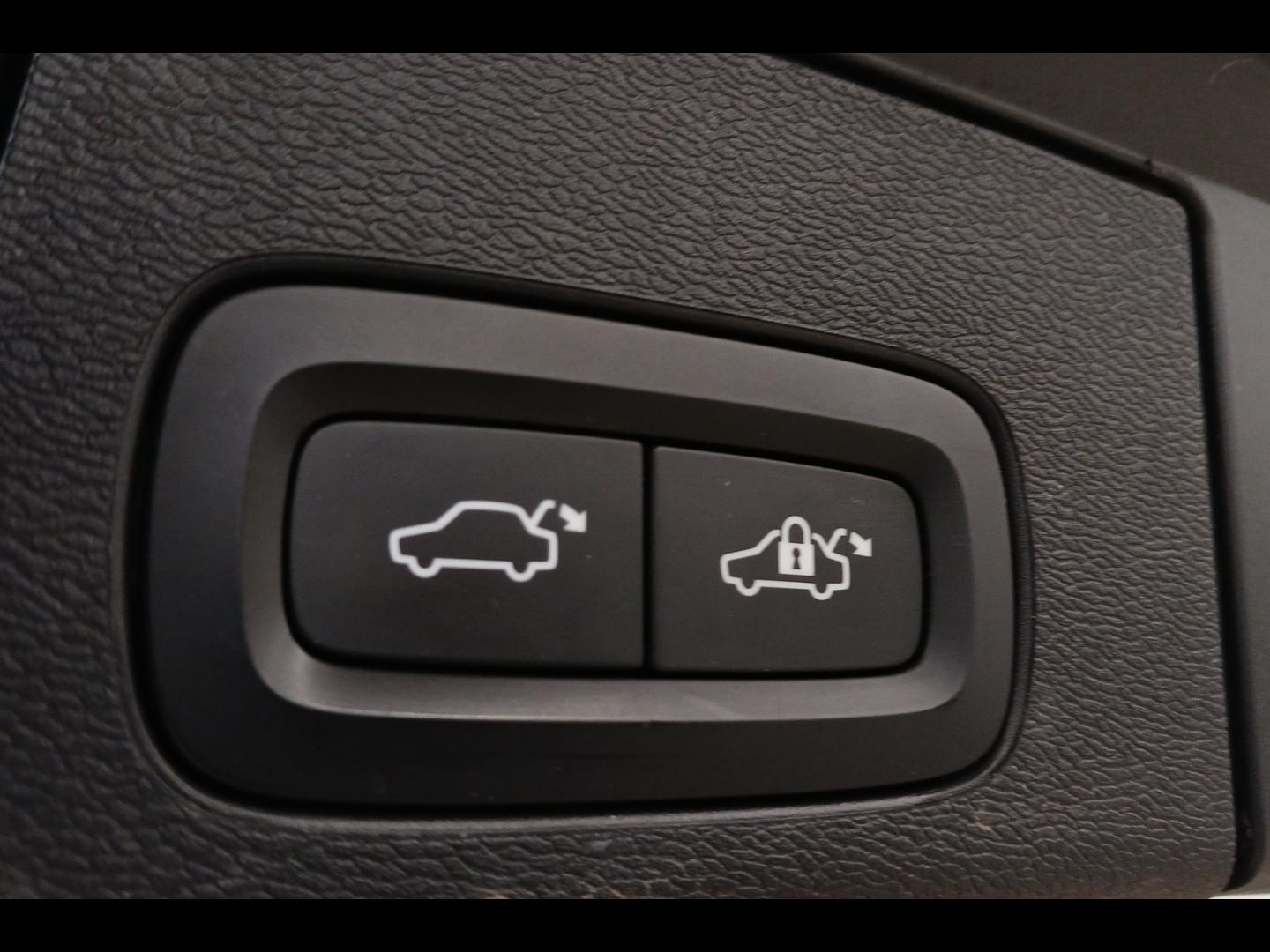 Image VOLVO XC60 T8 Twin Engine 303 + 87ch Business Executive Geartronic
