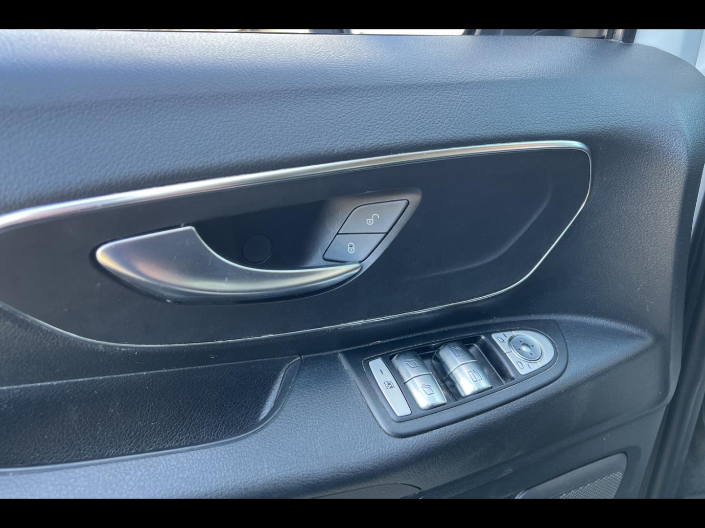 Image MERCEDES-BENZ Vito Fg 119 CDI Mixto Long Select E6 Propulsion