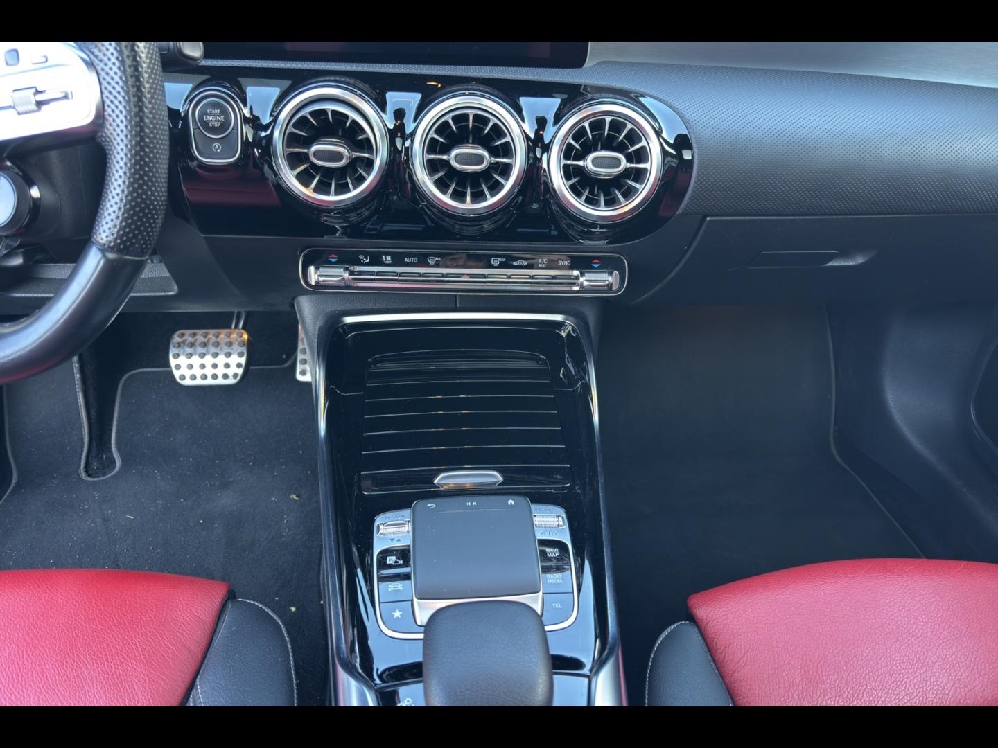 Image MERCEDES-BENZ CLA 35 AMG 306ch 4Matic 7G-DCT Speedshift AMG