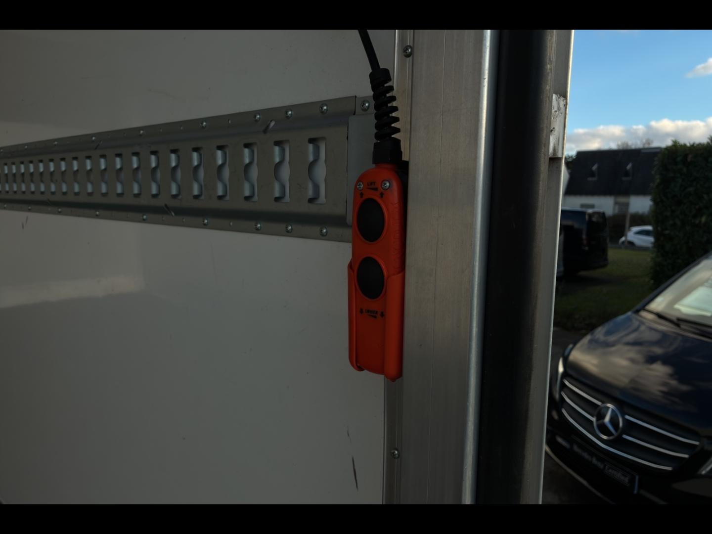 Image MERCEDES-BENZ Sprinter CCb 519 CDI 43 5T Propulsion 9G-Tronic Caisse + hayon