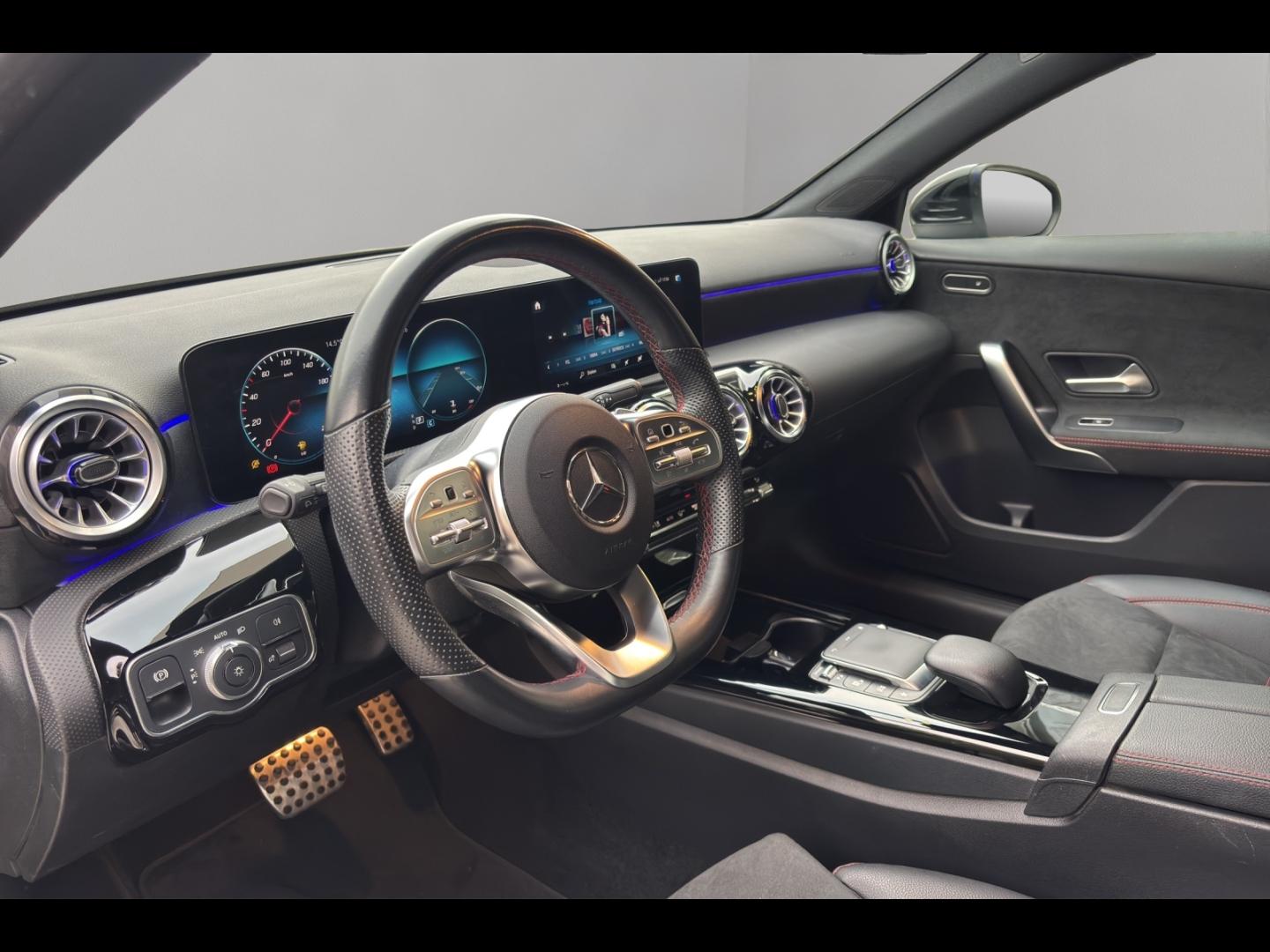 Image MERCEDES-BENZ Classe A 180 d 116ch AMG Line 8G-DCT