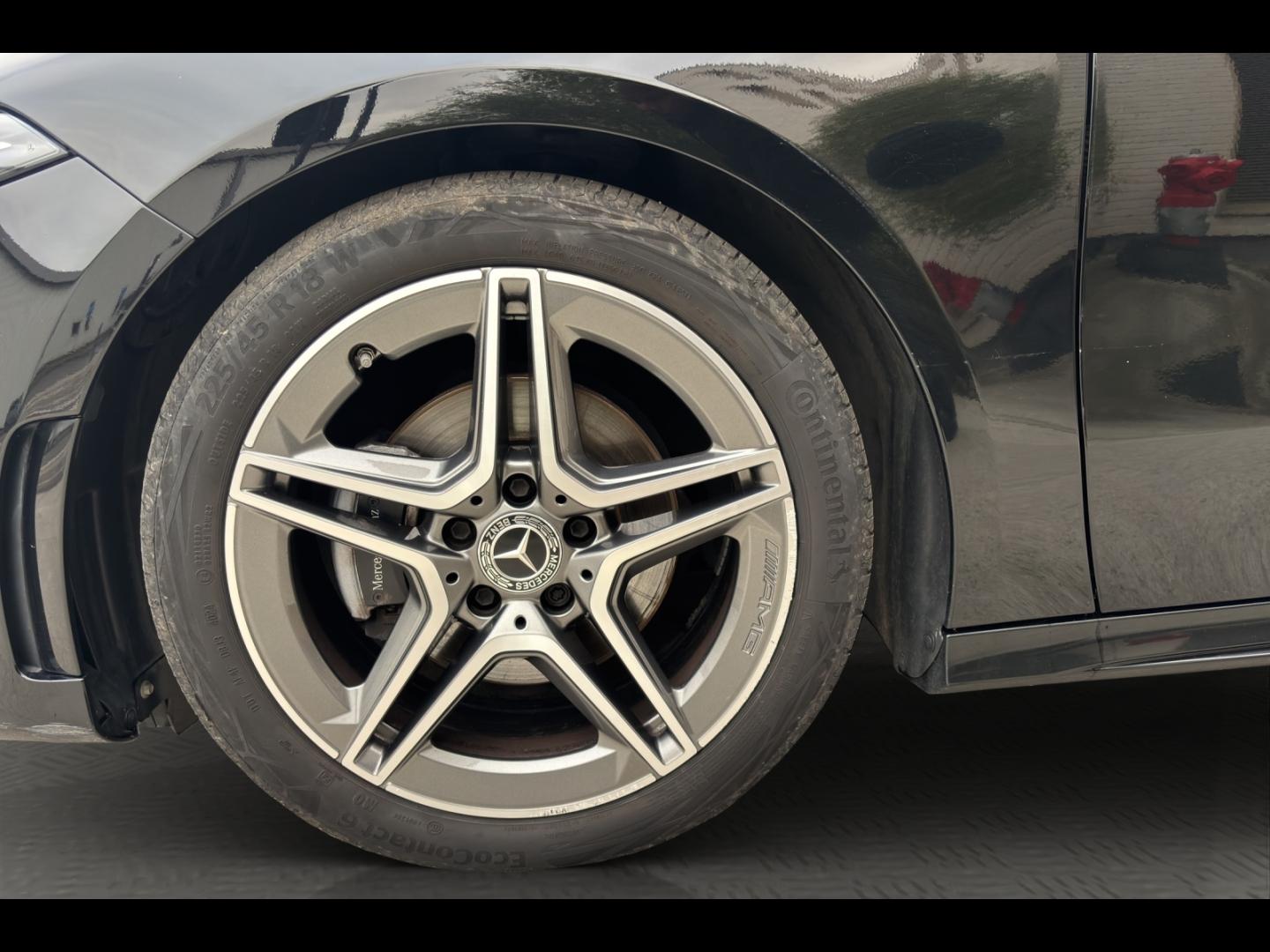 Image MERCEDES-BENZ Classe A 180 d 116ch AMG Line 8G-DCT