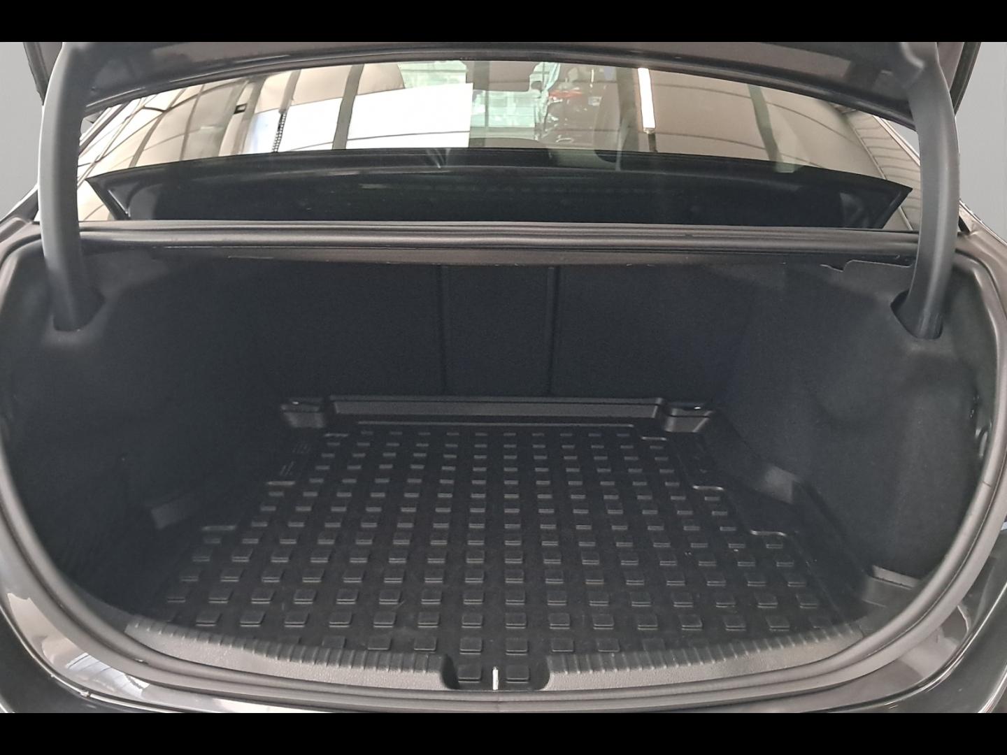 Image MERCEDES-BENZ Classe C 220 d 197ch AMG Line 4Matic