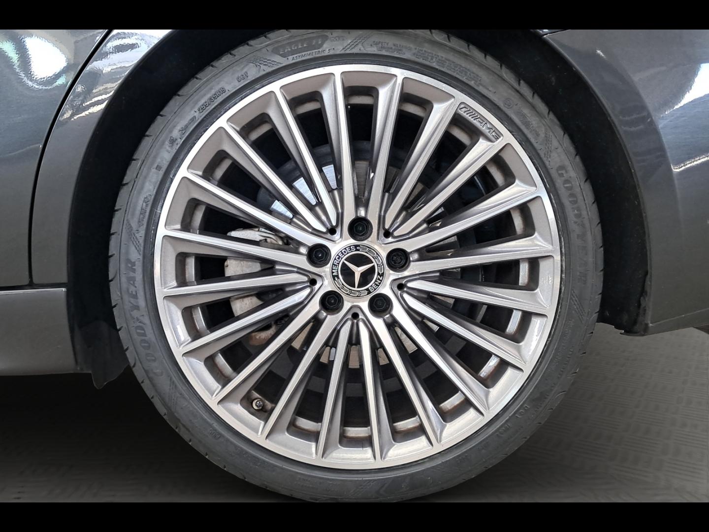Image MERCEDES-BENZ Classe C 220 d 197ch AMG Line 4Matic