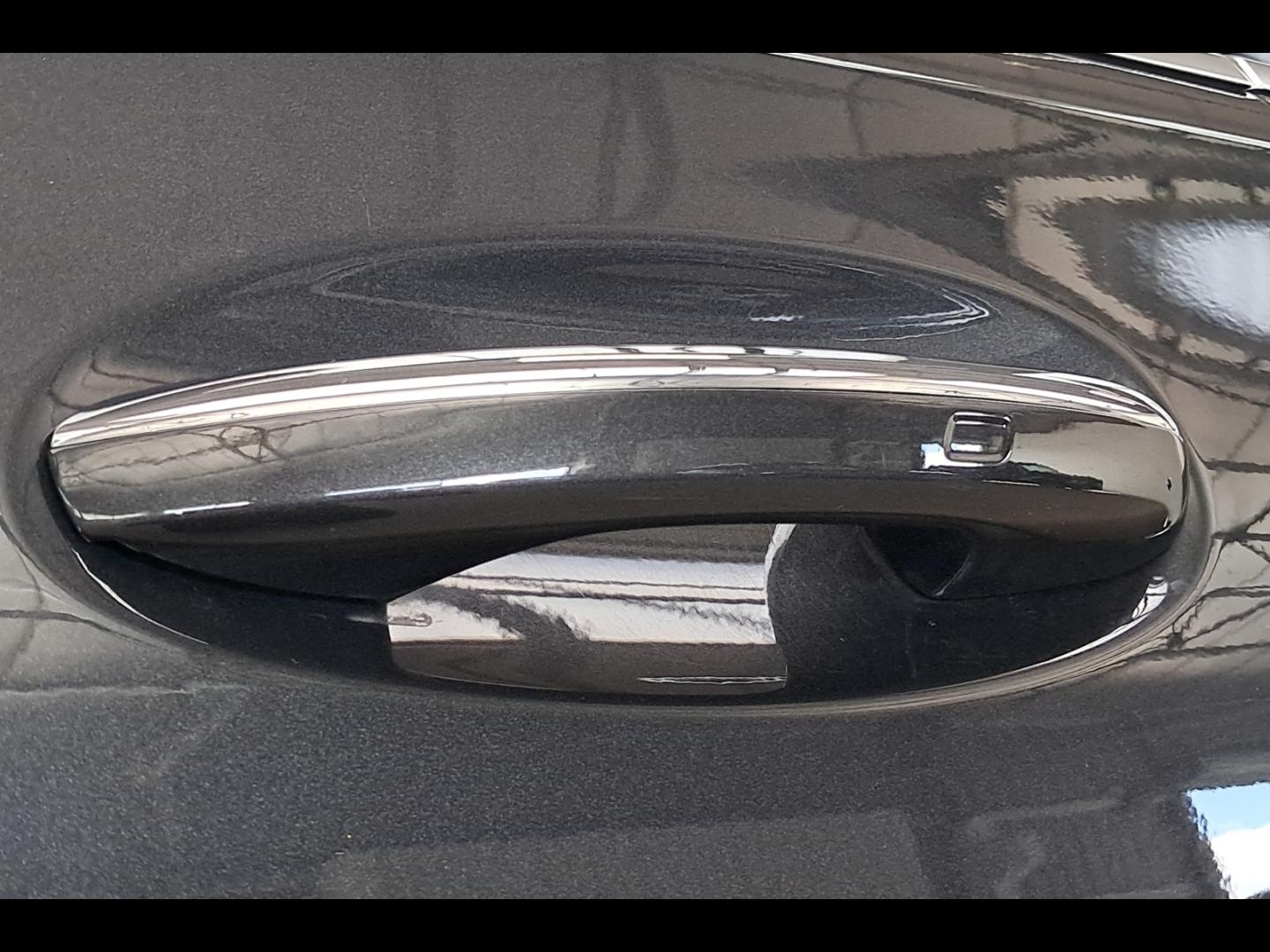 Image MERCEDES-BENZ Classe C 220 d 197ch AMG Line 4Matic