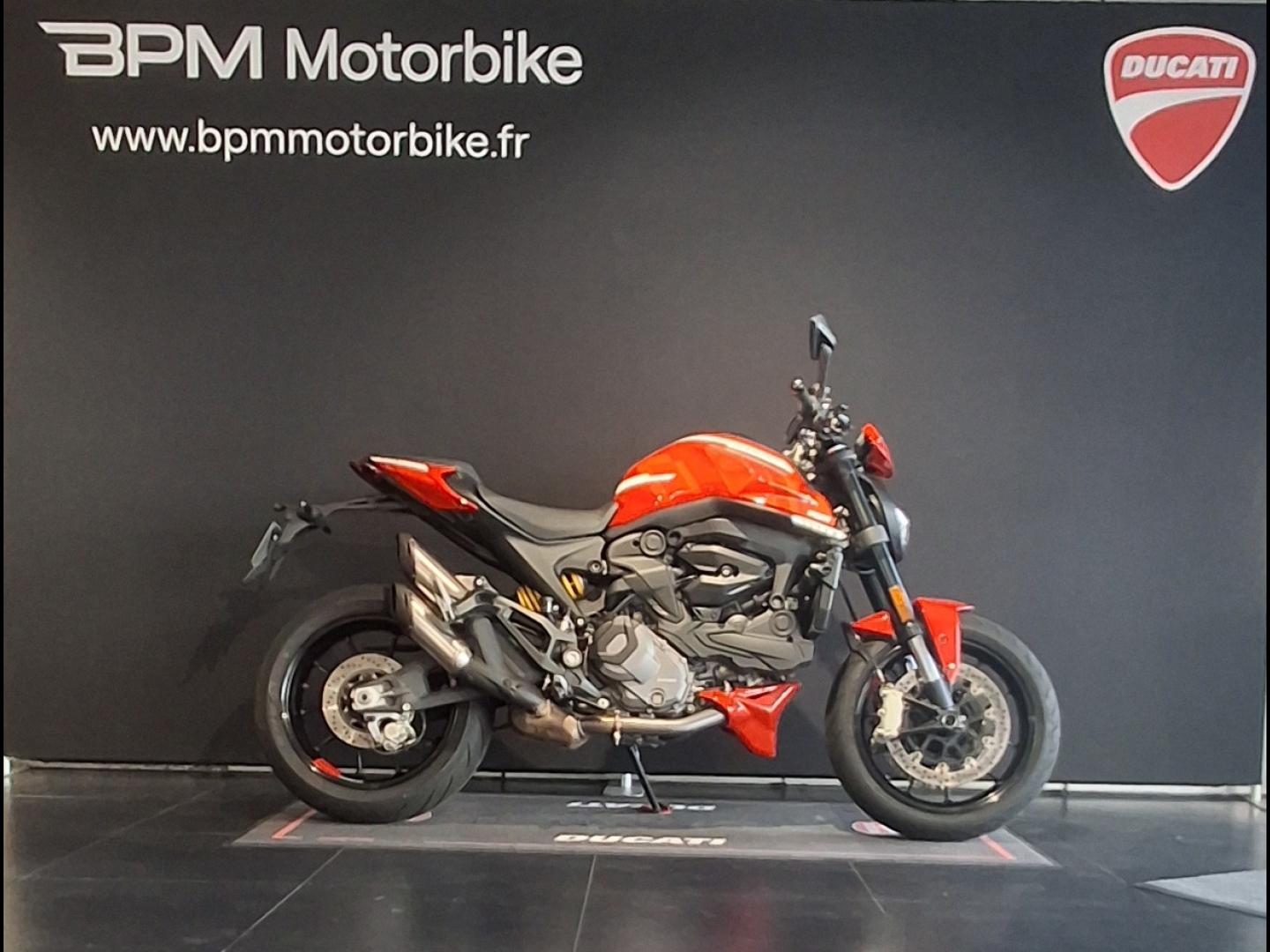 Photo DUCATI Monster PLUS RED D35