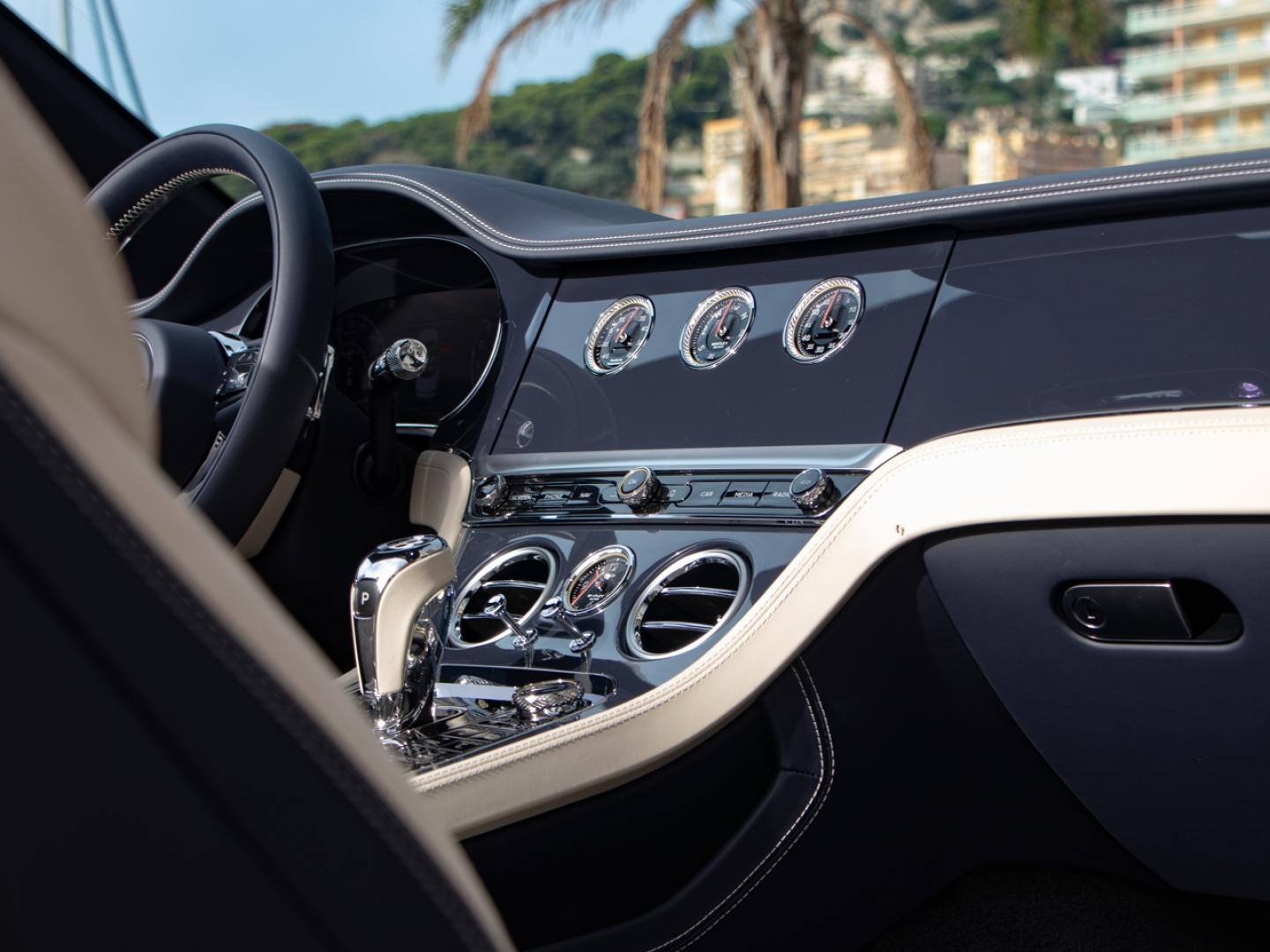 Image BENTLEY CONTINENTAL GTC V8 4.0 Hybrid 680ch