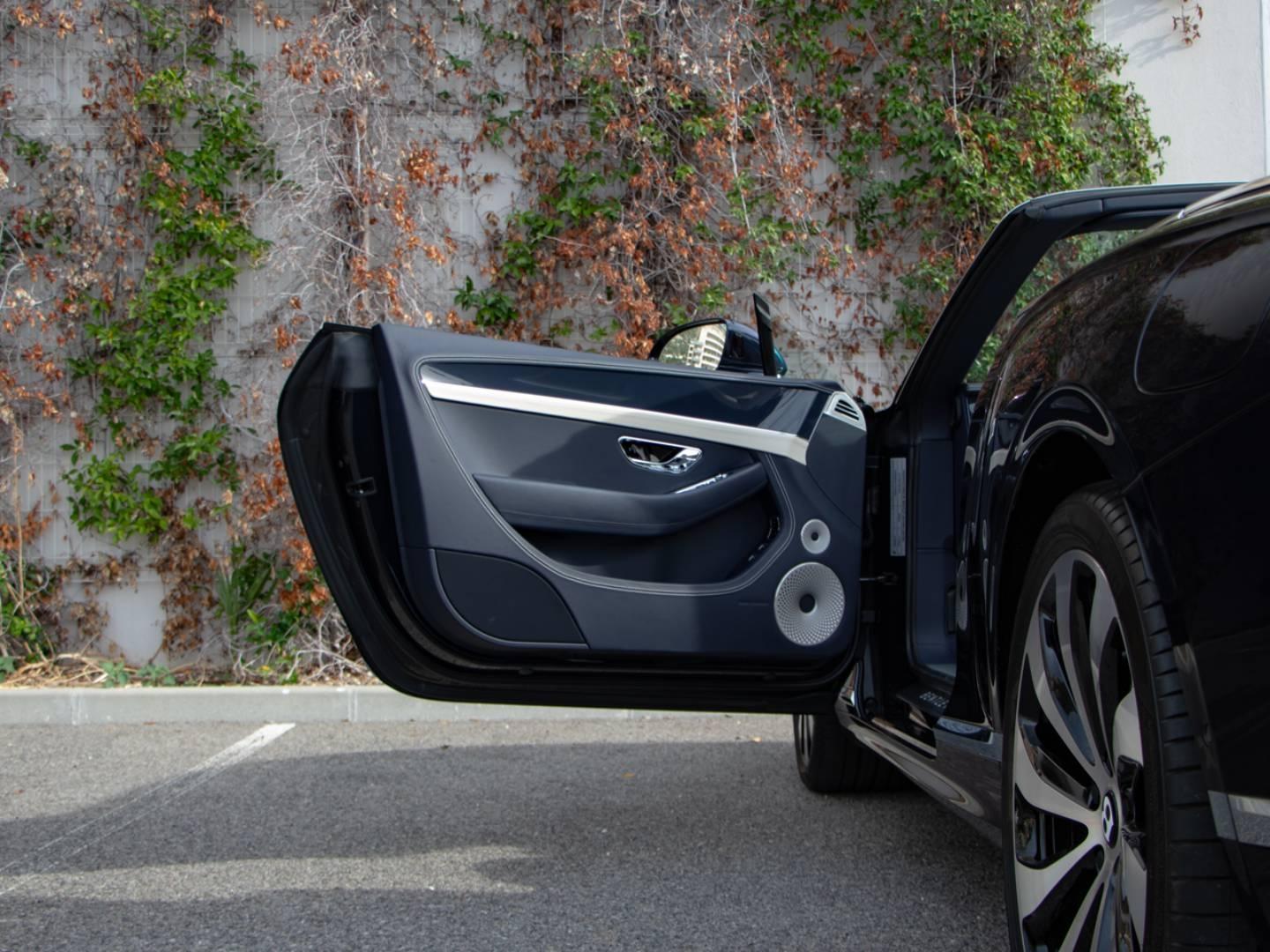 Image BENTLEY CONTINENTAL GTC V8 4.0 Hybrid 680ch