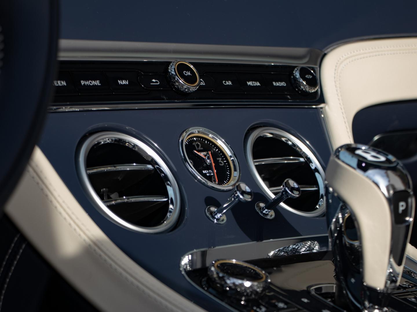 Image BENTLEY CONTINENTAL GTC V8 4.0 Hybrid 680ch