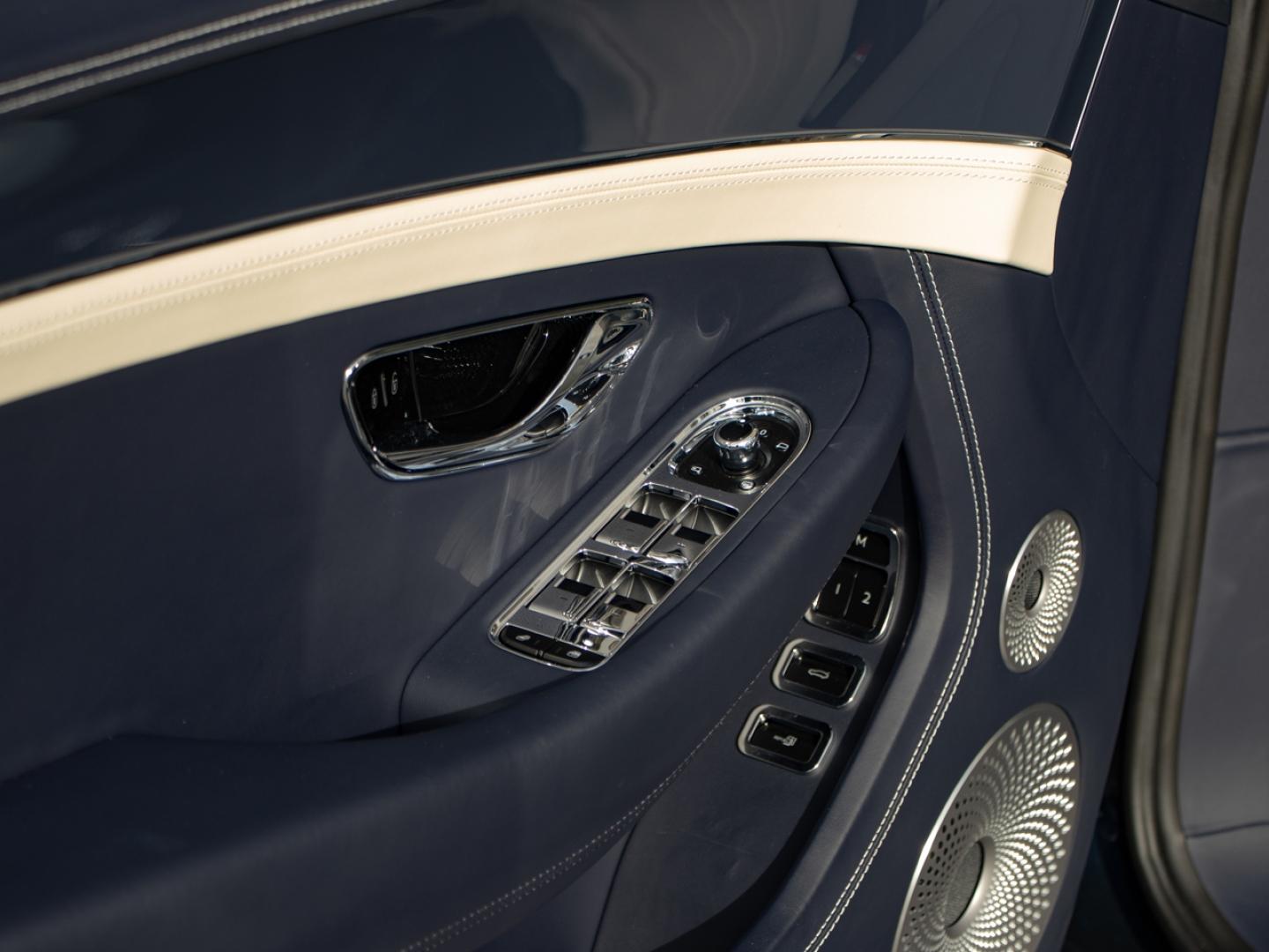 Image BENTLEY CONTINENTAL GTC V8 4.0 Hybrid 680ch
