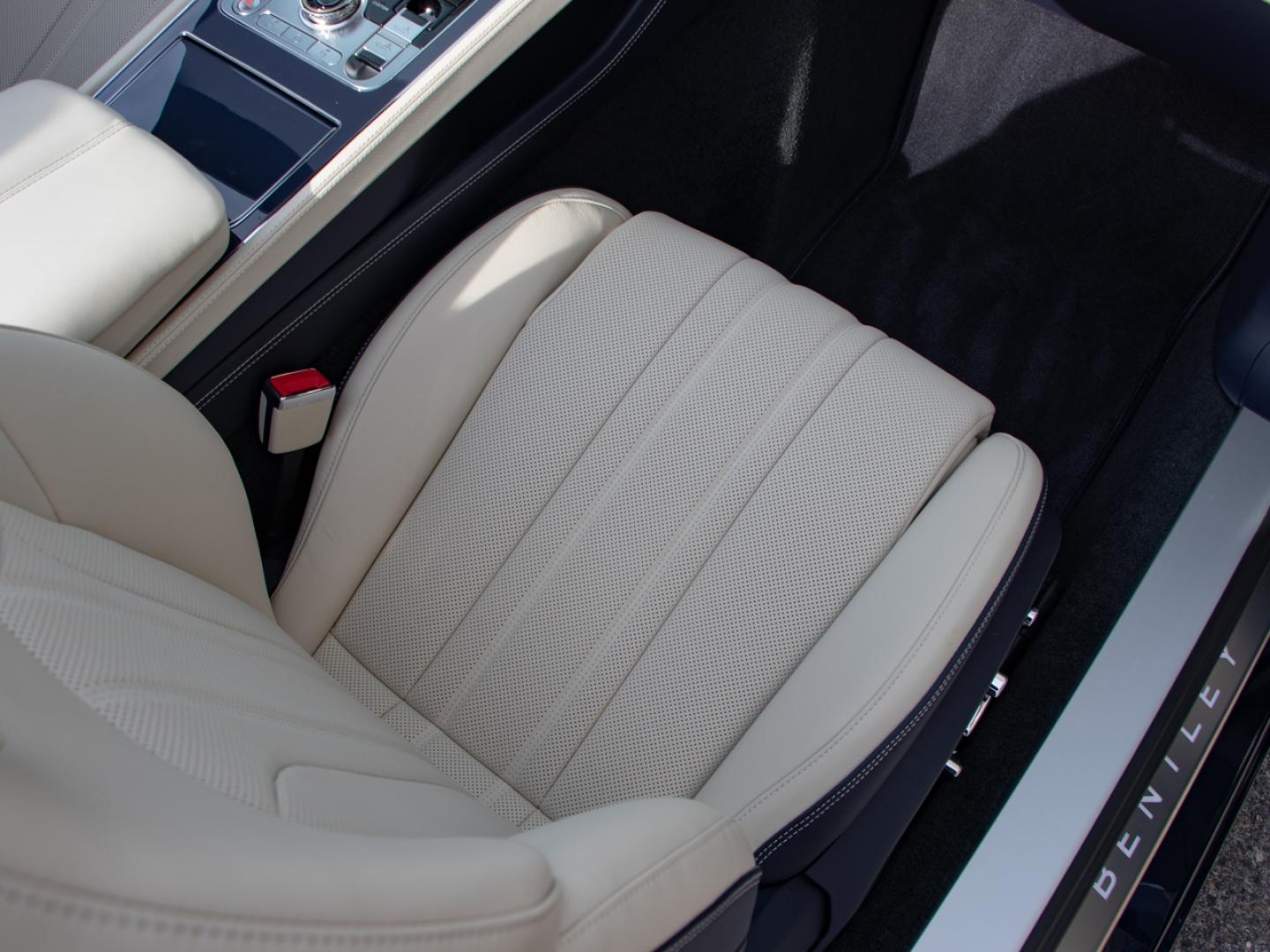 Image BENTLEY CONTINENTAL GTC V8 4.0 Hybrid 680ch