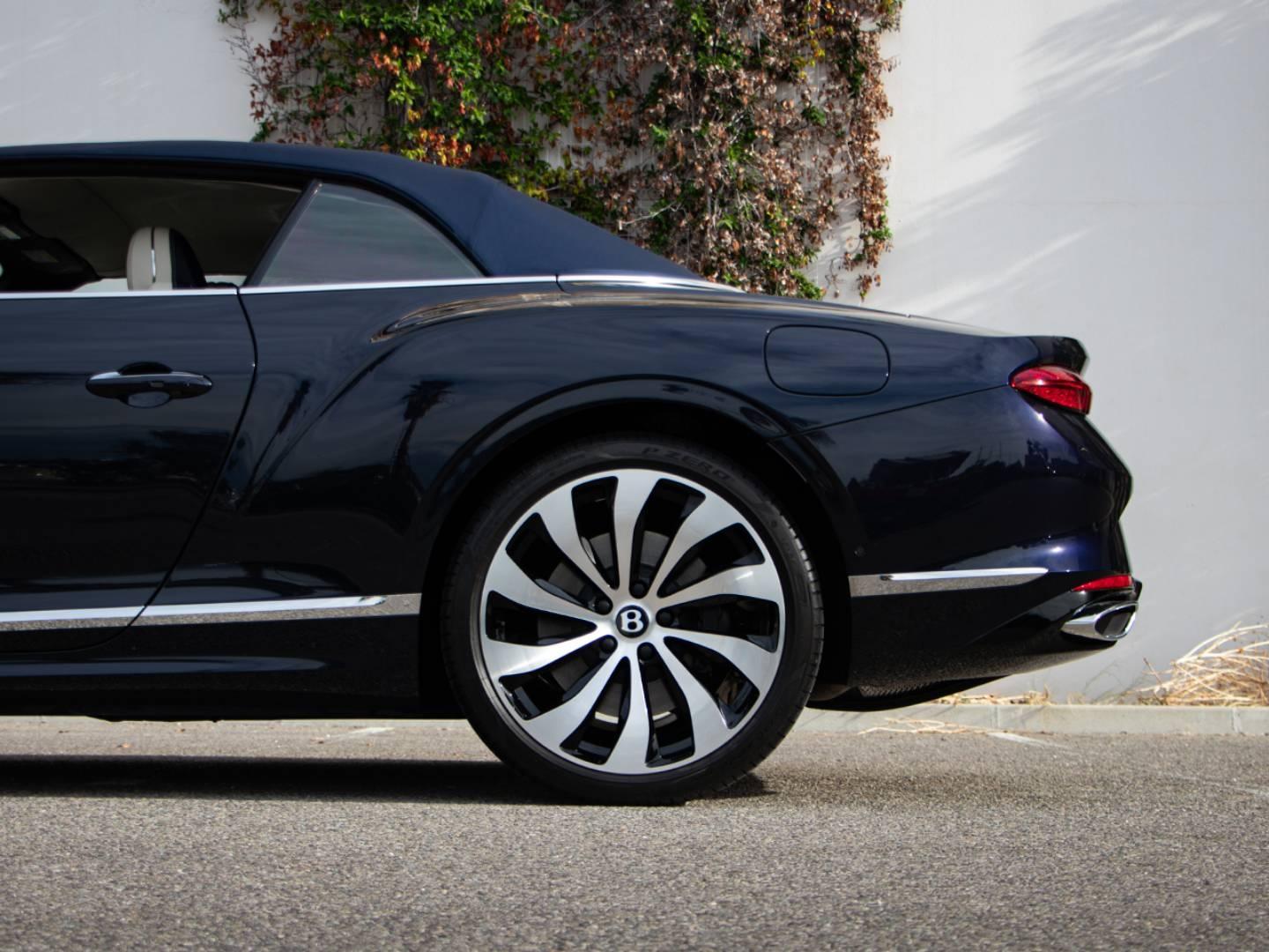 Image BENTLEY CONTINENTAL GTC V8 4.0 Hybrid 680ch