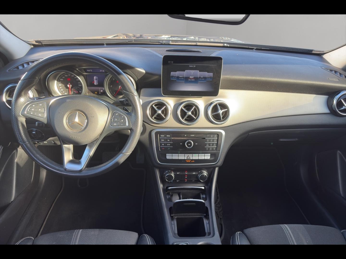 Image MERCEDES-BENZ GLA 220 d 170ch Sensation 7G-DCT Euro6c
