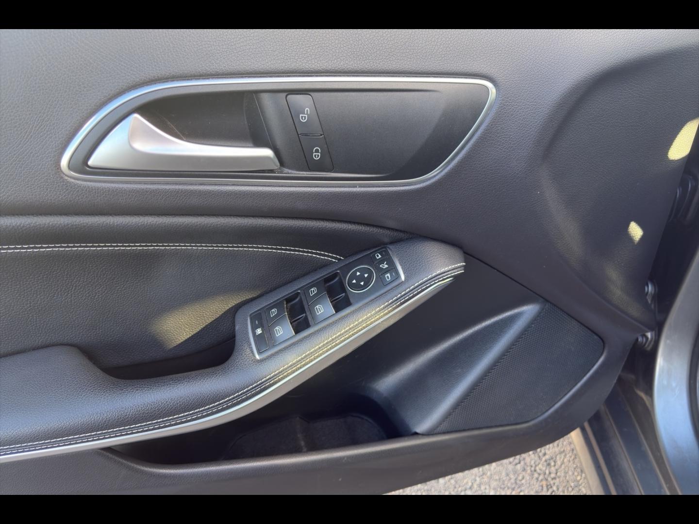 Image MERCEDES-BENZ GLA 220 d 170ch Sensation 7G-DCT Euro6c