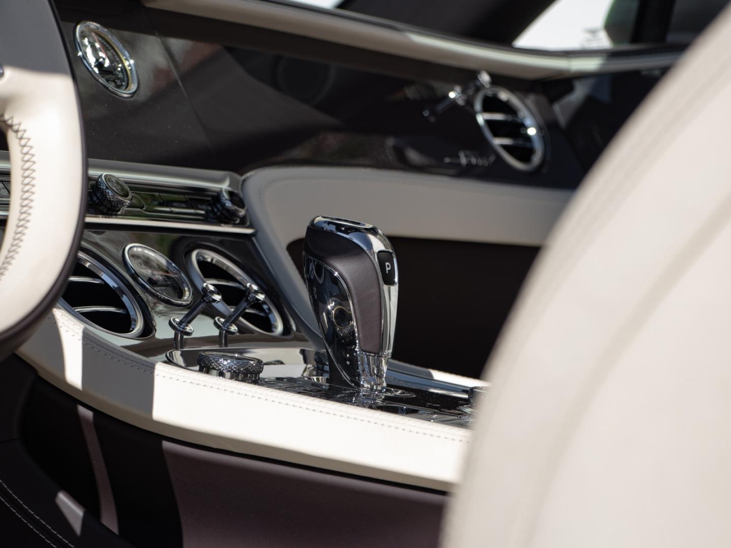 Image BENTLEY CONTINENTAL GTC Speed V8 4.0 Hybrid 780ch
