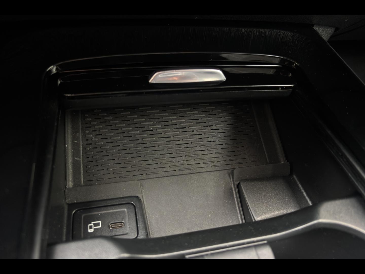 Image MERCEDES-BENZ GLB 220d 190ch AMG Line 4Matic 8G DCT