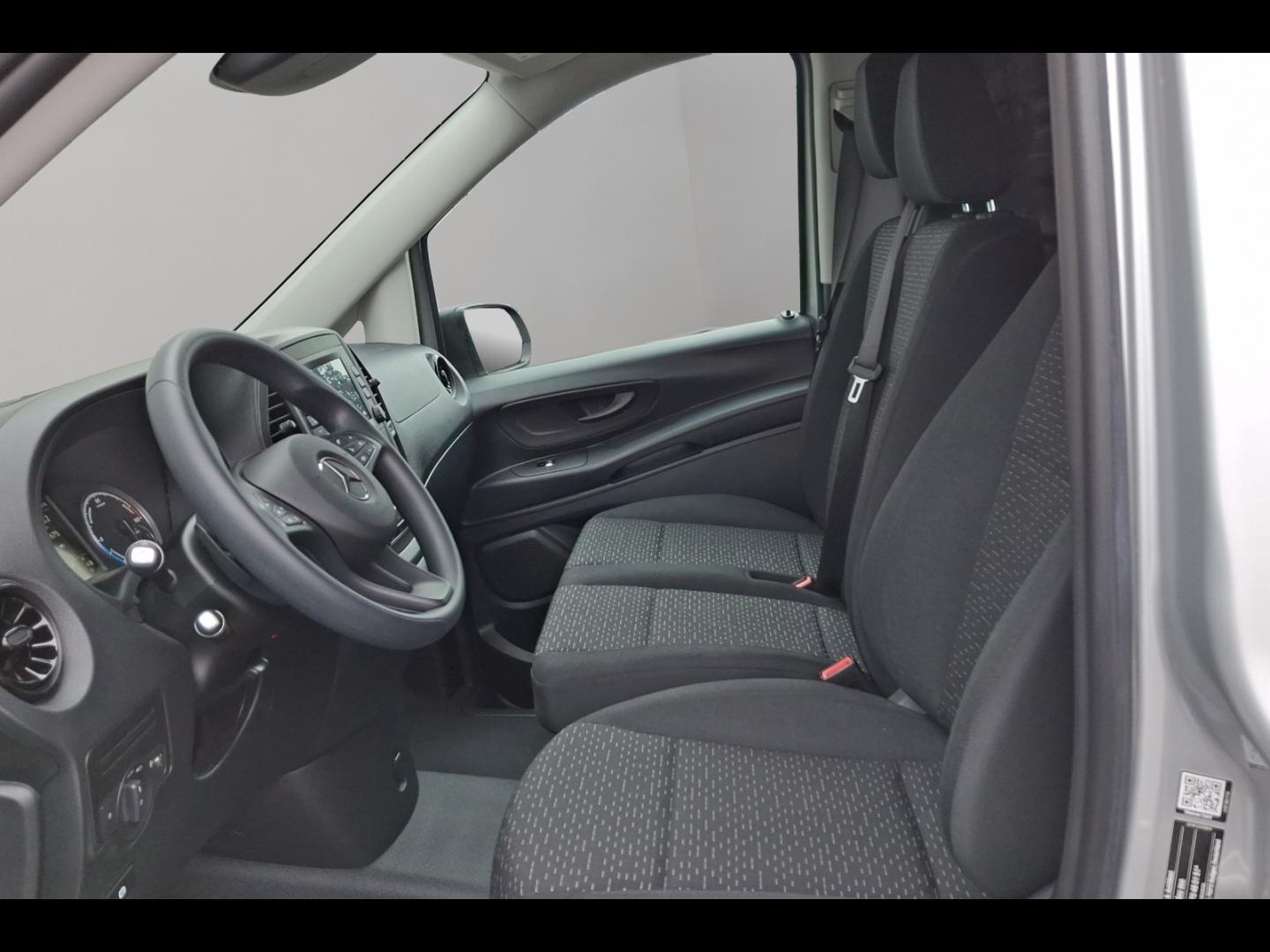 Image MERCEDES-BENZ Vito Fg eVito 129 204ch Long batterie 90 kWh