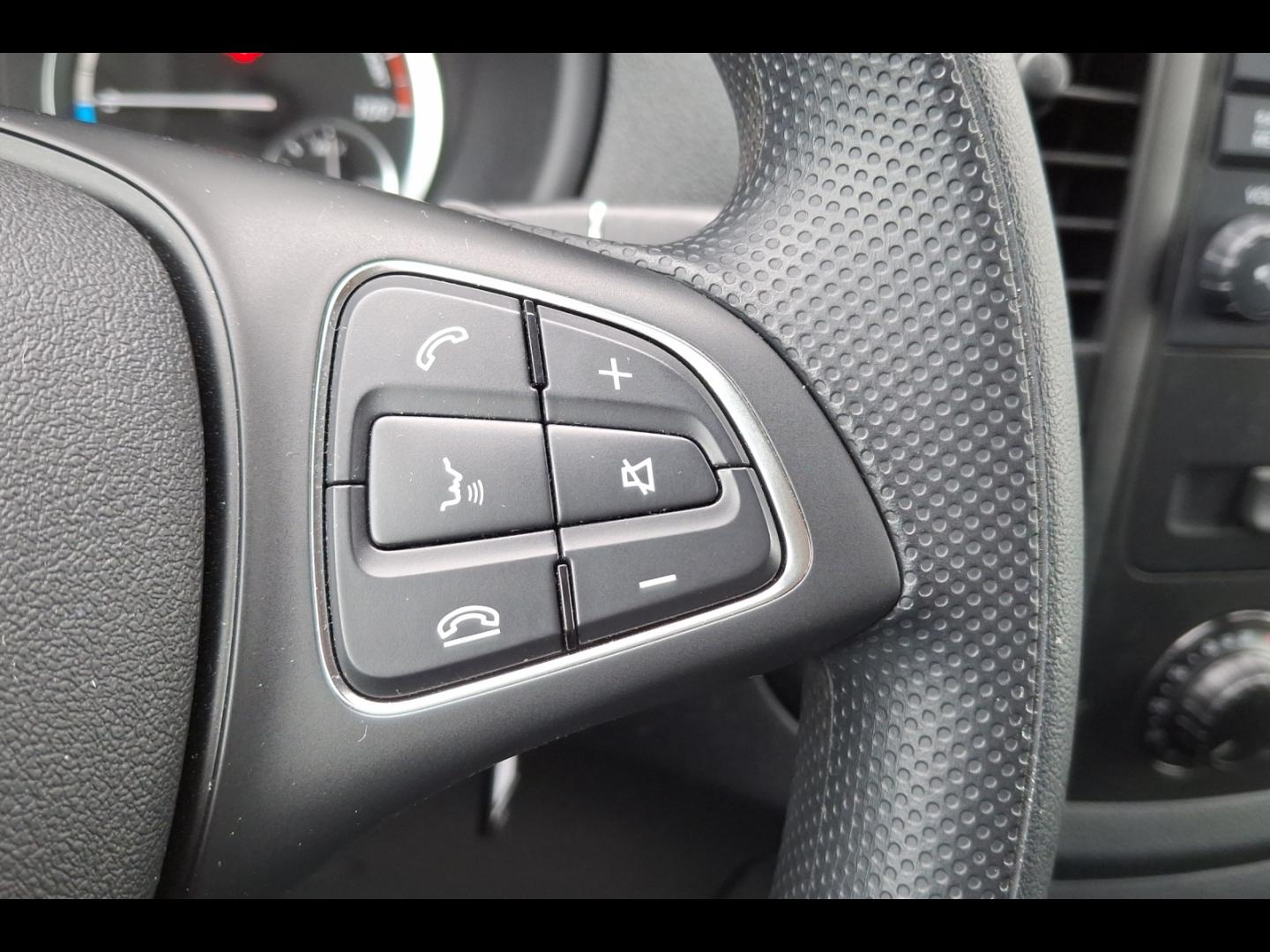 Image MERCEDES-BENZ Vito Fg eVito 129 204ch Long batterie 90 kWh