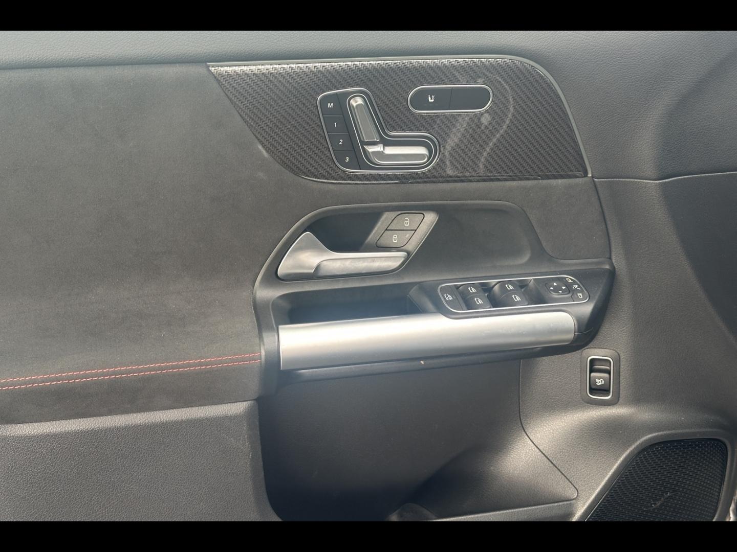 Image MERCEDES-BENZ GLA 200 d 150ch AMG Line 8G-DCT