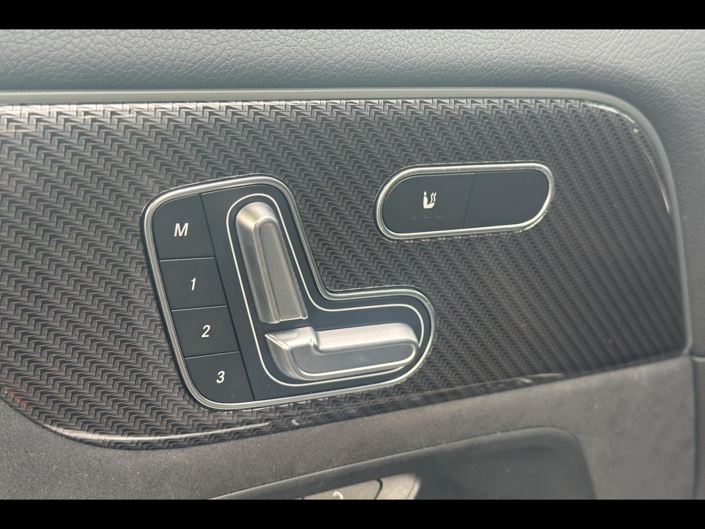 Image MERCEDES-BENZ GLA 200 d 150ch AMG Line 8G-DCT
