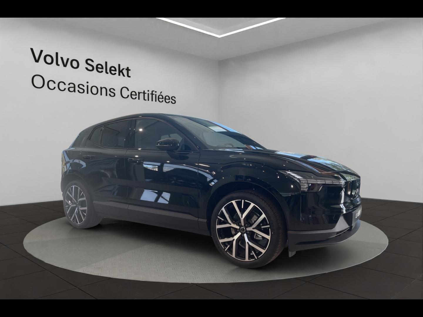 Image VOLVO EX30 P5 Long Range 272ch 69kWh Black Edition