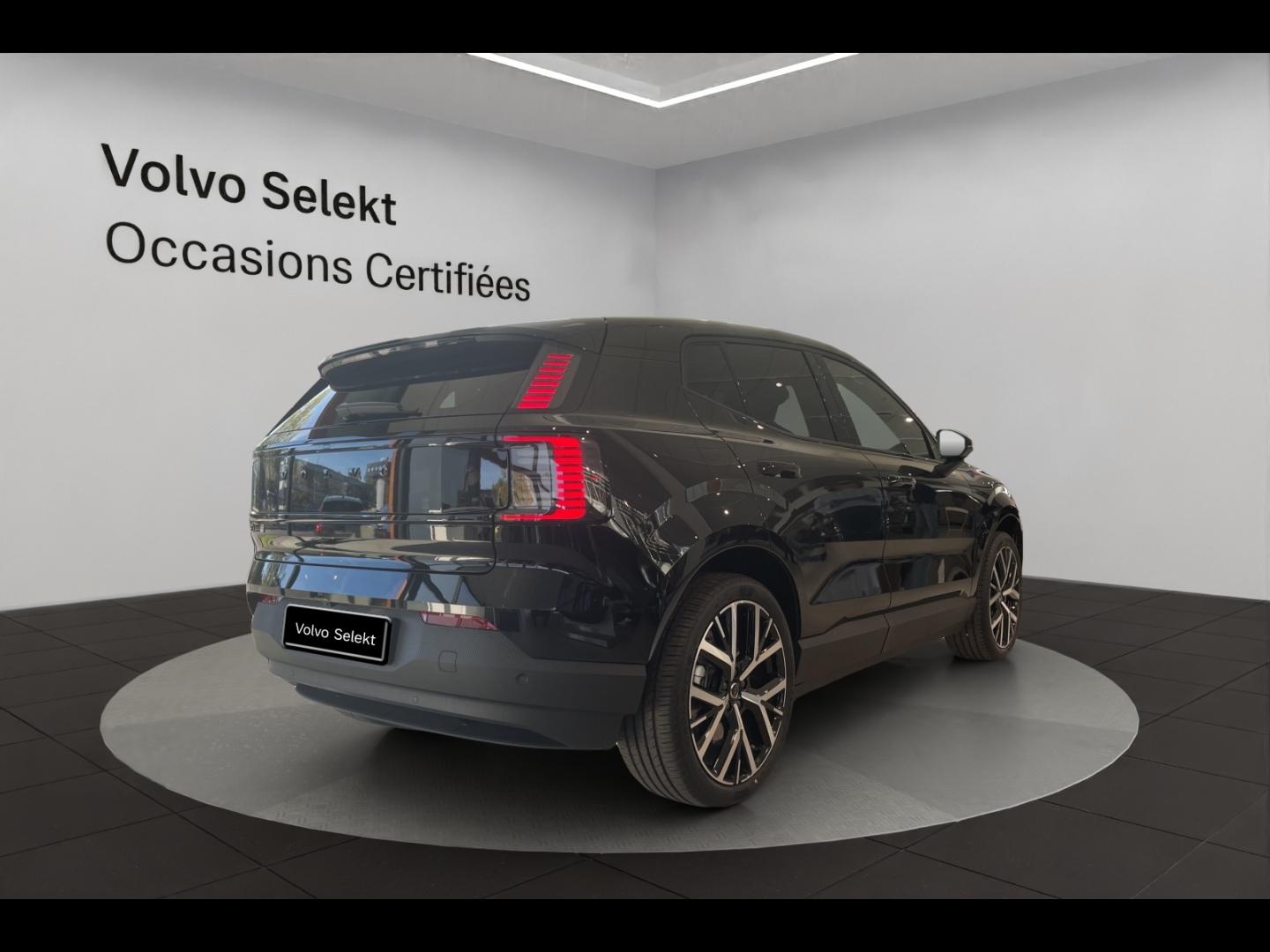 Image VOLVO EX30 P5 Long Range 272ch 69kWh Black Edition