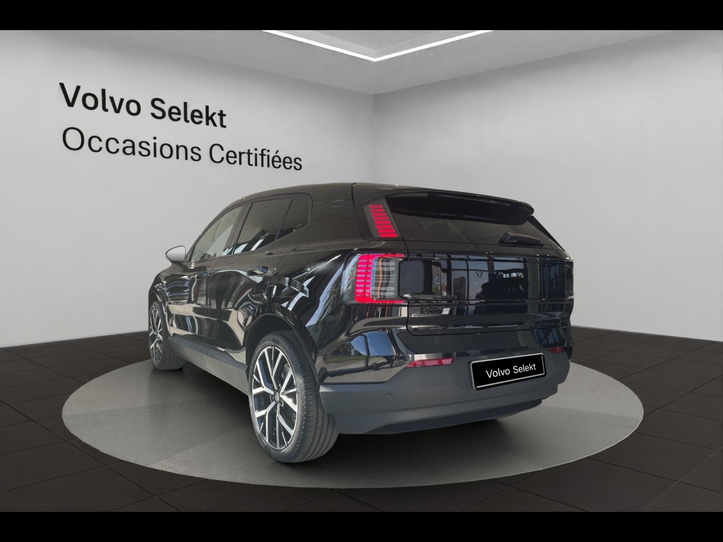 Image VOLVO EX30 P5 Long Range 272ch 69kWh Black Edition