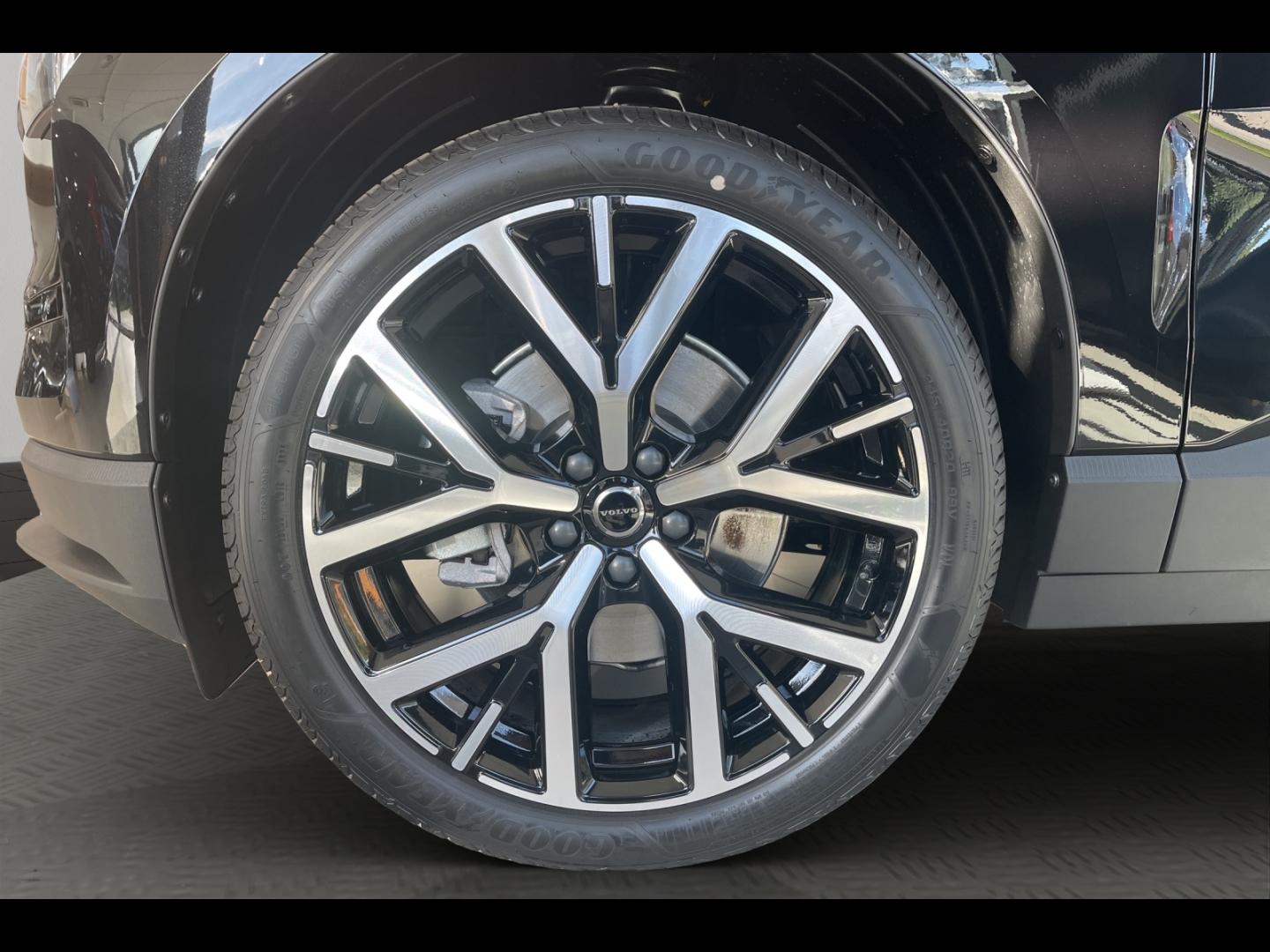 Image VOLVO EX30 P5 Long Range 272ch 69kWh Black Edition