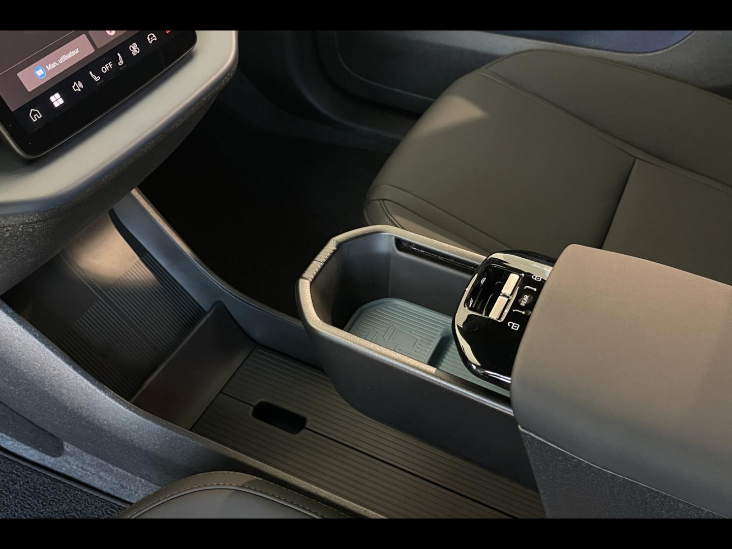 Image VOLVO EX30 P5 Long Range 272ch 69kWh Black Edition