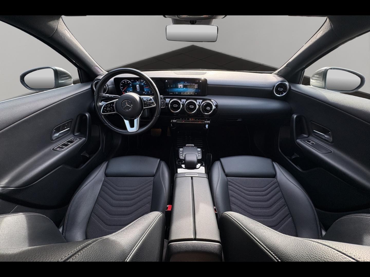 Image MERCEDES-BENZ Classe A 180d 116ch Style Line 8G-DCT