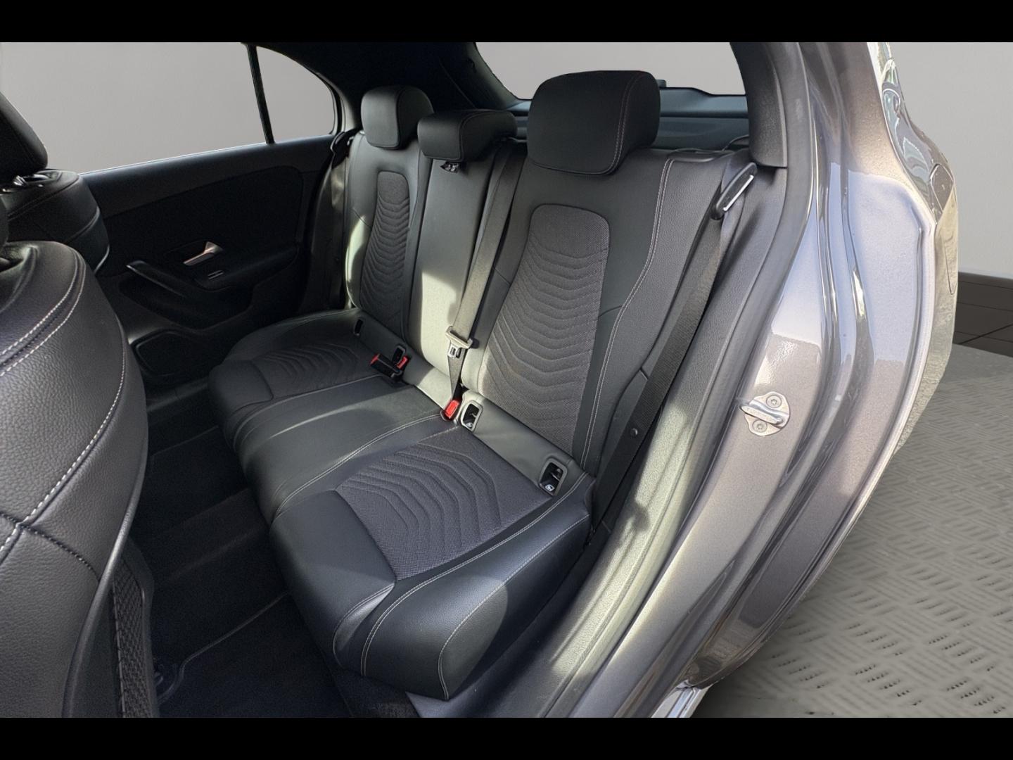 Image MERCEDES-BENZ Classe A 180d 116ch Style Line 8G-DCT