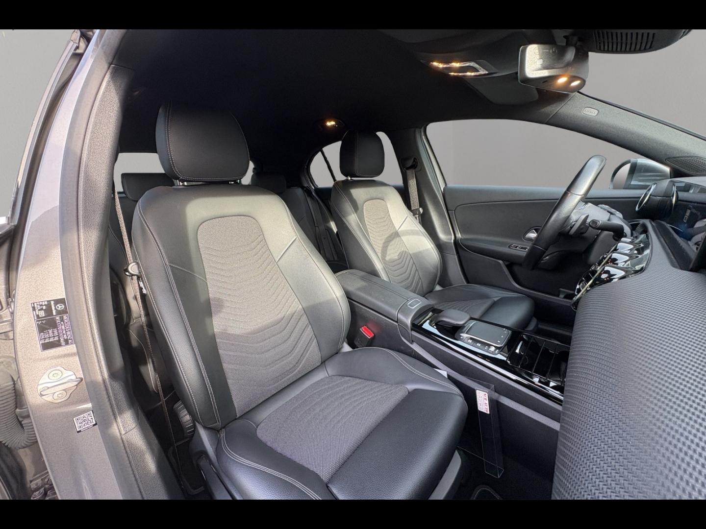 Image MERCEDES-BENZ Classe A 180d 116ch Style Line 8G-DCT