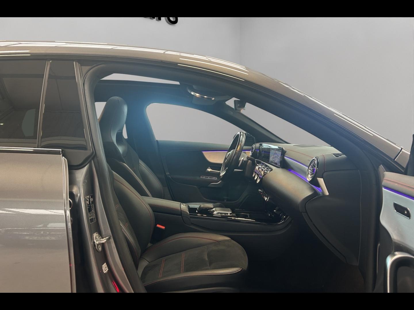 Image MERCEDES-BENZ CLA Shooting Brake 200 d 150ch AMG Line 8G-DCT