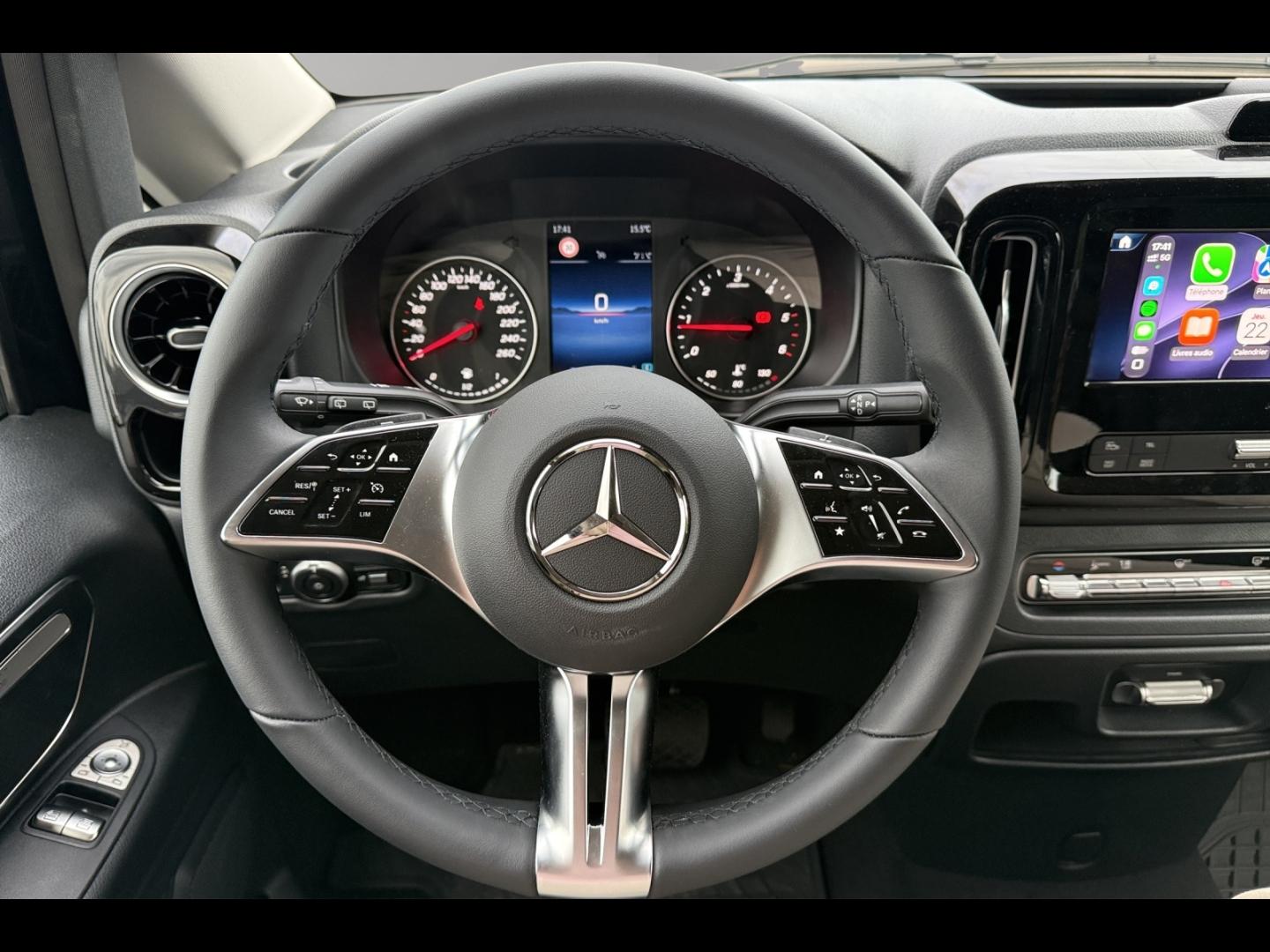 Image MERCEDES-BENZ Vito Tourer 116 CDI Long Select 9G-Tronic