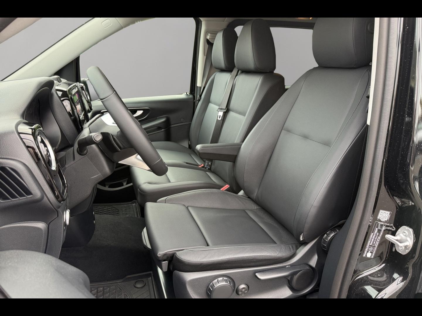Image MERCEDES-BENZ Vito Tourer 116 CDI Long Select 9G-Tronic