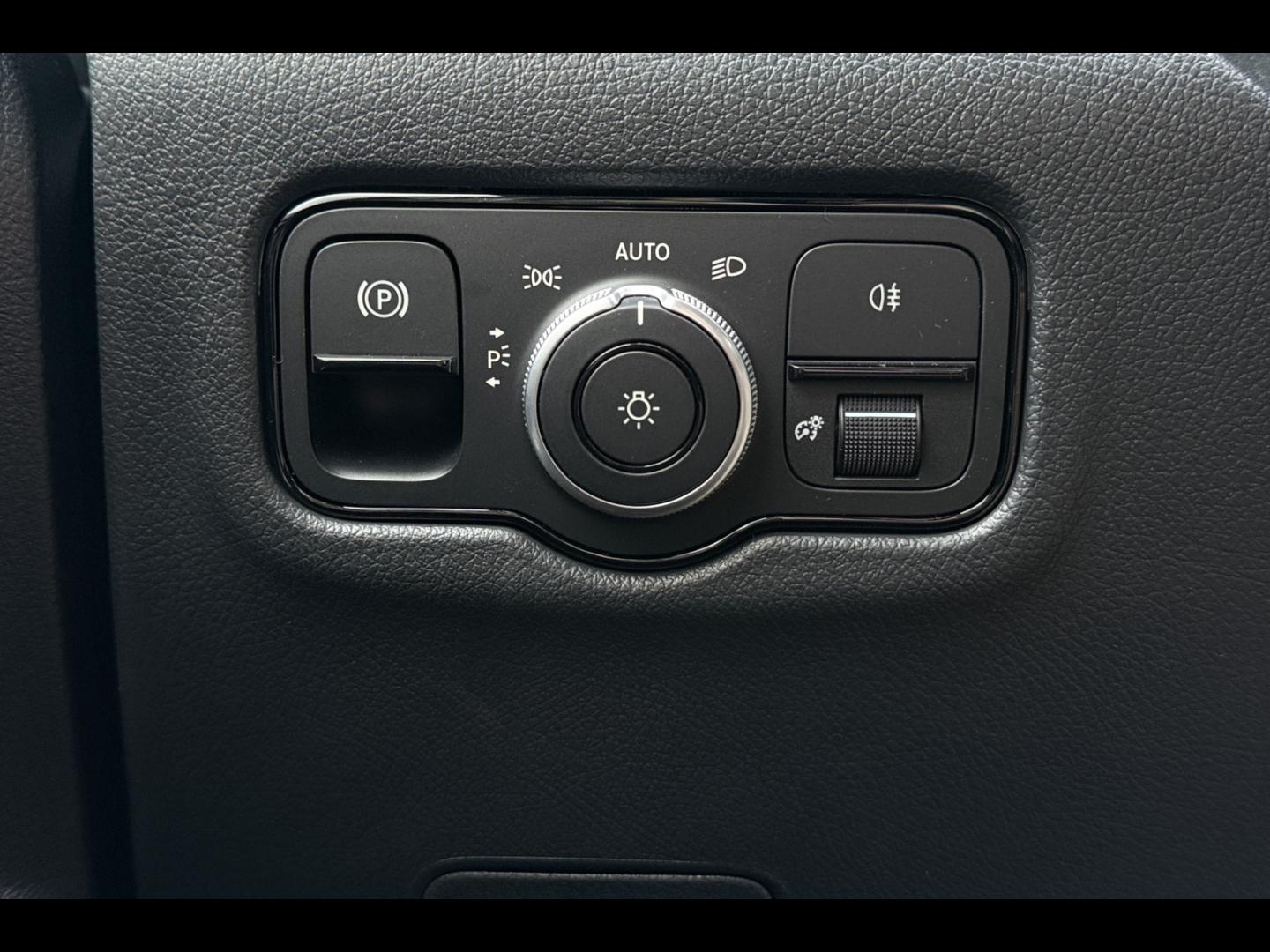 Image MERCEDES-BENZ Vito Tourer 116 CDI Long Select 9G-Tronic