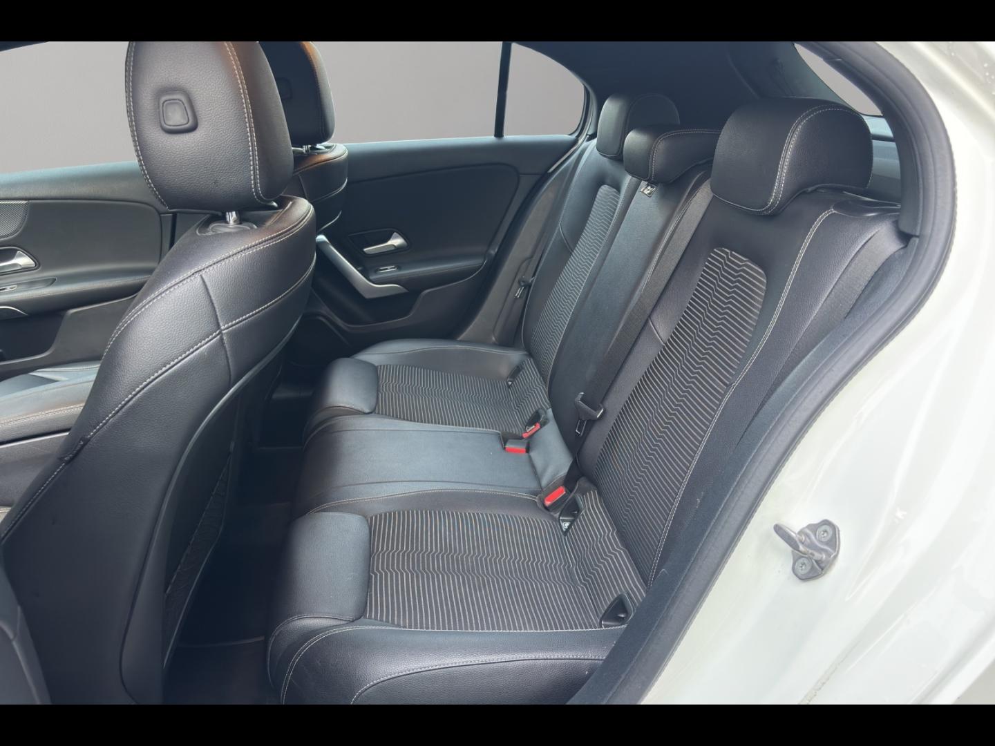 Image MERCEDES-BENZ Classe A 180 d 116ch Progressive Line 7G-DCT