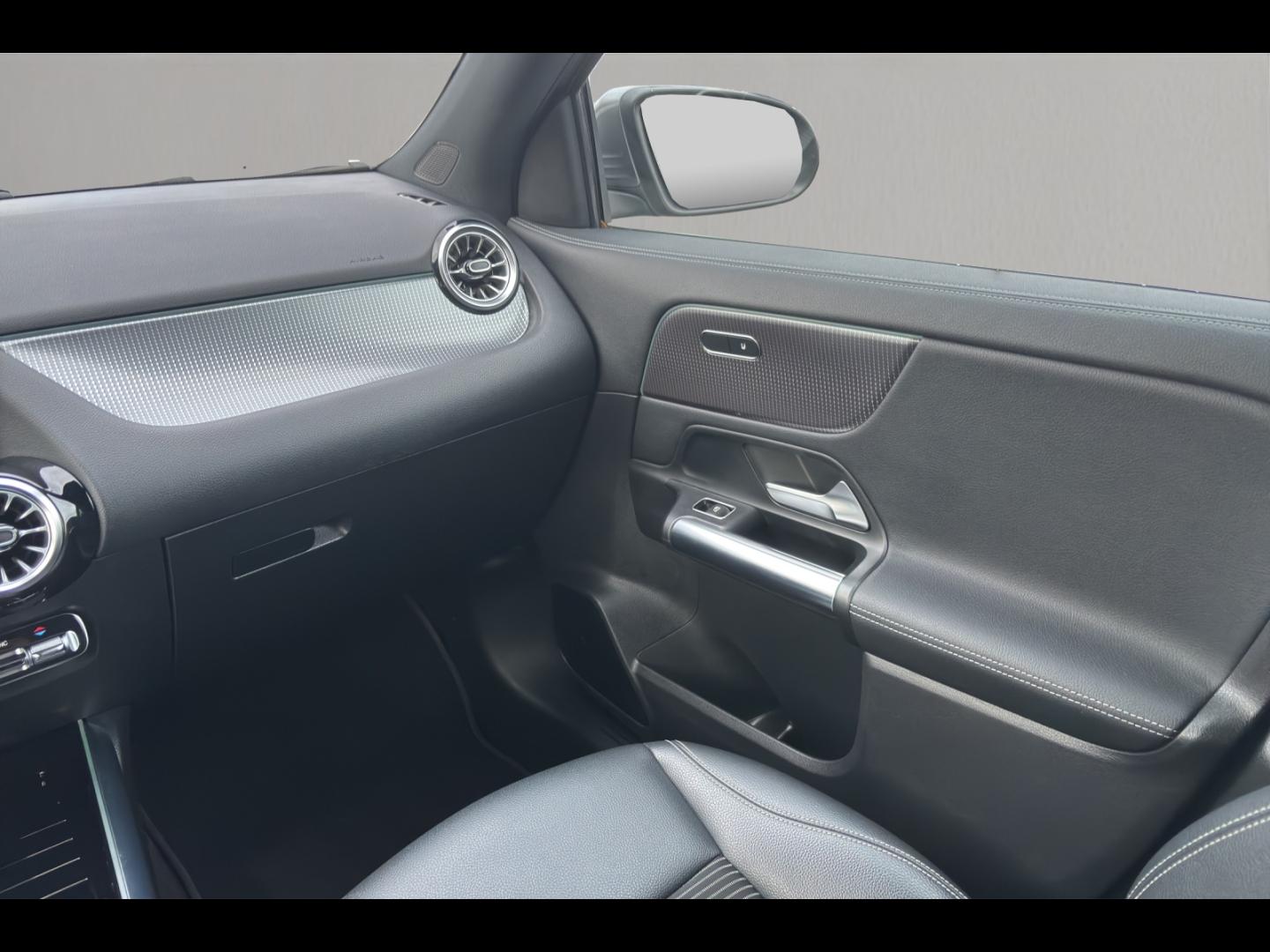 Image MERCEDES-BENZ GLA 200 d 150ch Business Line 8G-DCT