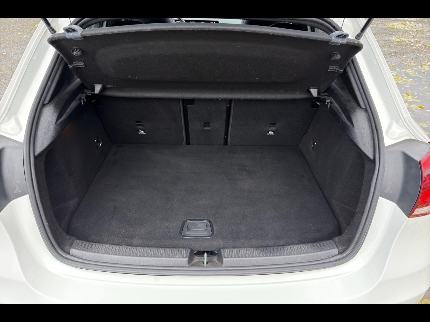 Image MERCEDES-BENZ Classe A 250 e 160+102ch AMG Line 8G-DCT 8cv